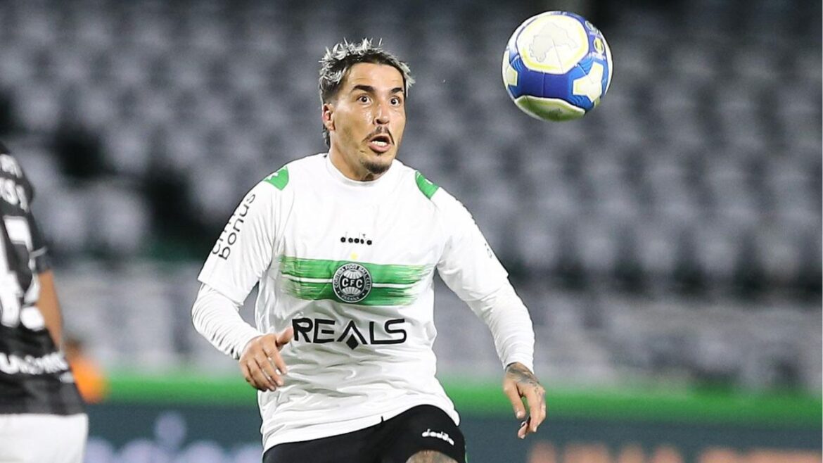 coritiba-consegue-efeito-suspensivo-e-tem-retornos-contra-operario;-veja-escalacoes