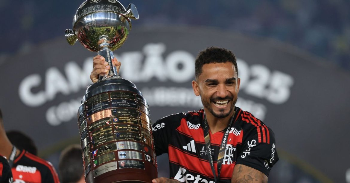 danilo-dedica-libertadores-a-familiar-que-faleceu-na-vespera-da-final