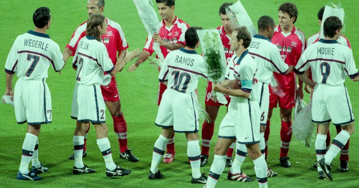 sob-nova-tensao,-eua-e-ira-protagonizaram-o-“jogo-da-paz”-na-copa-de-98