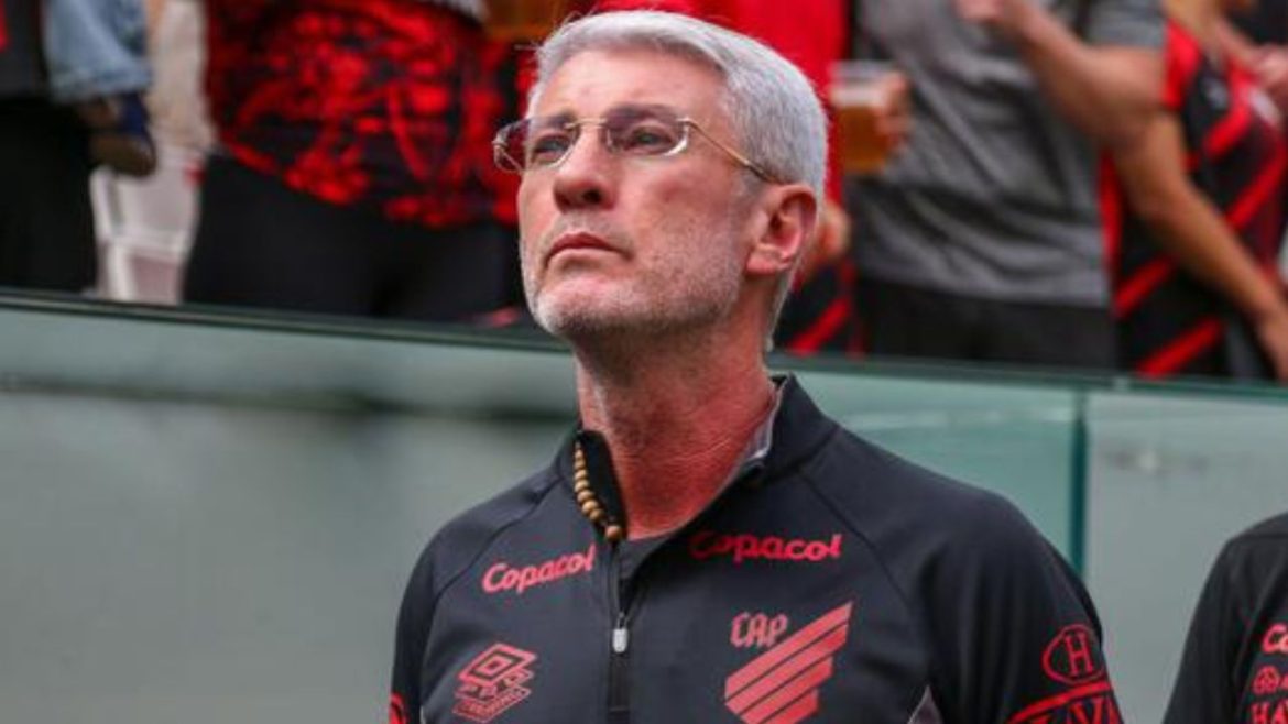 “nao-pode-achar-que-e-pele”:-odair-adota-cautela-com-promessa-do-athletico