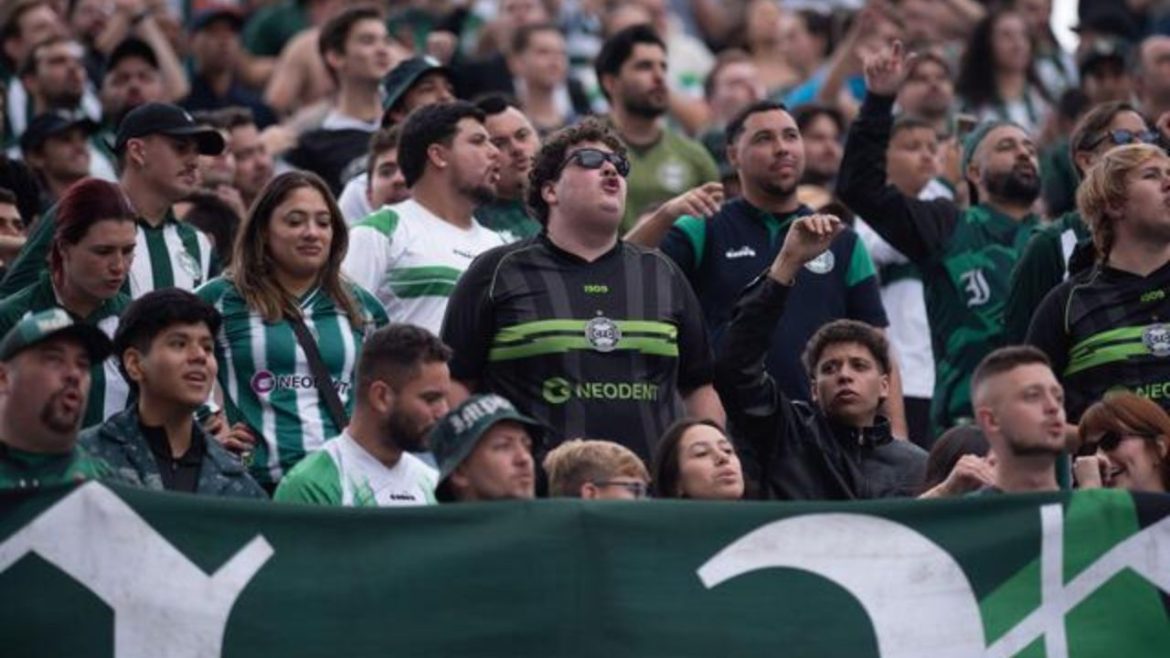 organizada-do-coritiba-perde-os-3-gols,-mas-domina-festa-em-sao-paulo