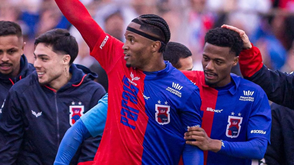 e-festa!-parana-clube-vence-o-araucaria-e-garante-acesso-para-a-elite-do-paranaense