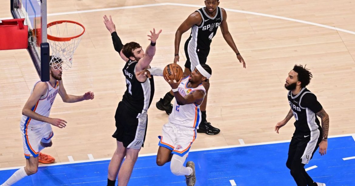 nba:-okc-thunder-vence-spurs-e-fica-a-um-jogo-do-titulo-no-oeste