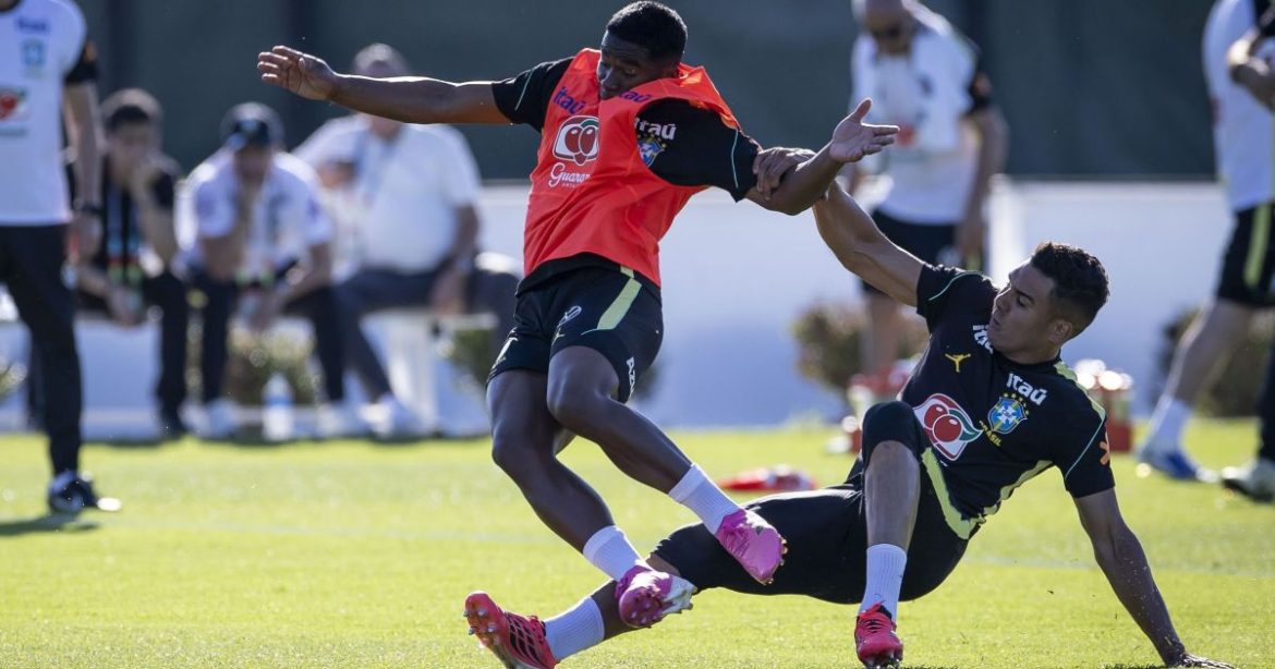 carrinho-de-casemiro-em-endrick-marca-treino-da-selecao-brasileira;-veja
