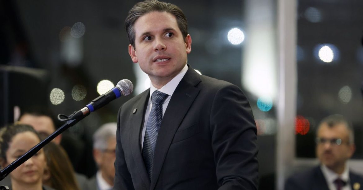 hugo-quer-votar-proposta-do-governo-sobre-fim-da-6×1-na-proxima-semana